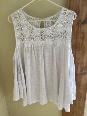 Time and Tru White Crochet Opened Shoulder Top